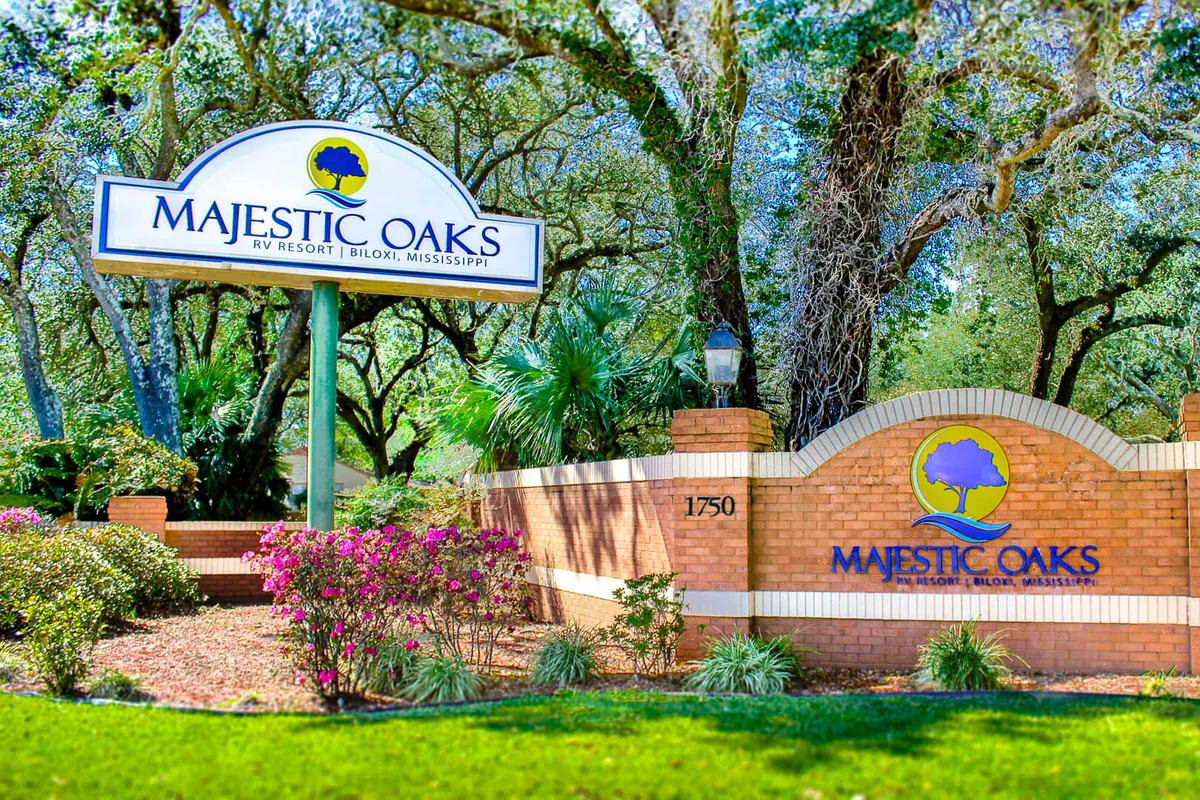 Majestic Oaks RV Resort property